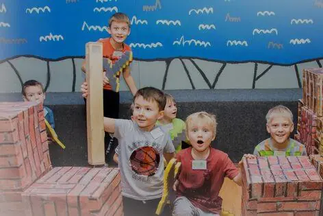 Экшн-игра «Майнкрафт» от Корпорация праздников